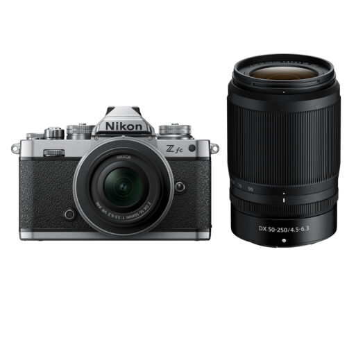 Nikon Z fc + DX 16-50mm f/3.5-6.3 VR Zilver + 50-250mm f/4.5-6.3 VR Zwart