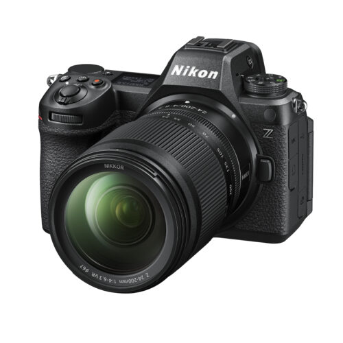 Nikon Z6 III + 24-200mm VR