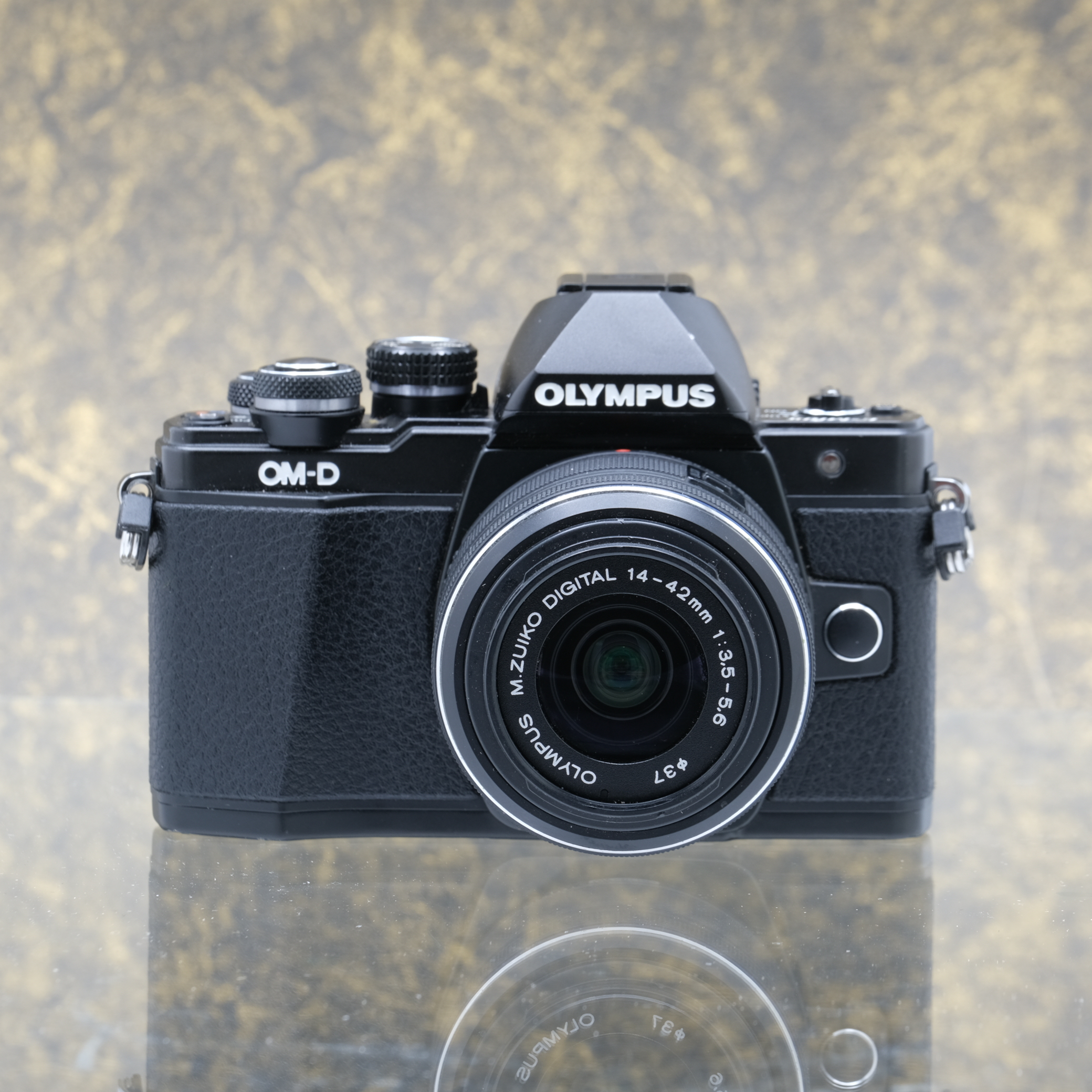 Olympus OM-D E-M10 Mark II + 14-42mm f/3.5-5.6 II R - Tweedehands