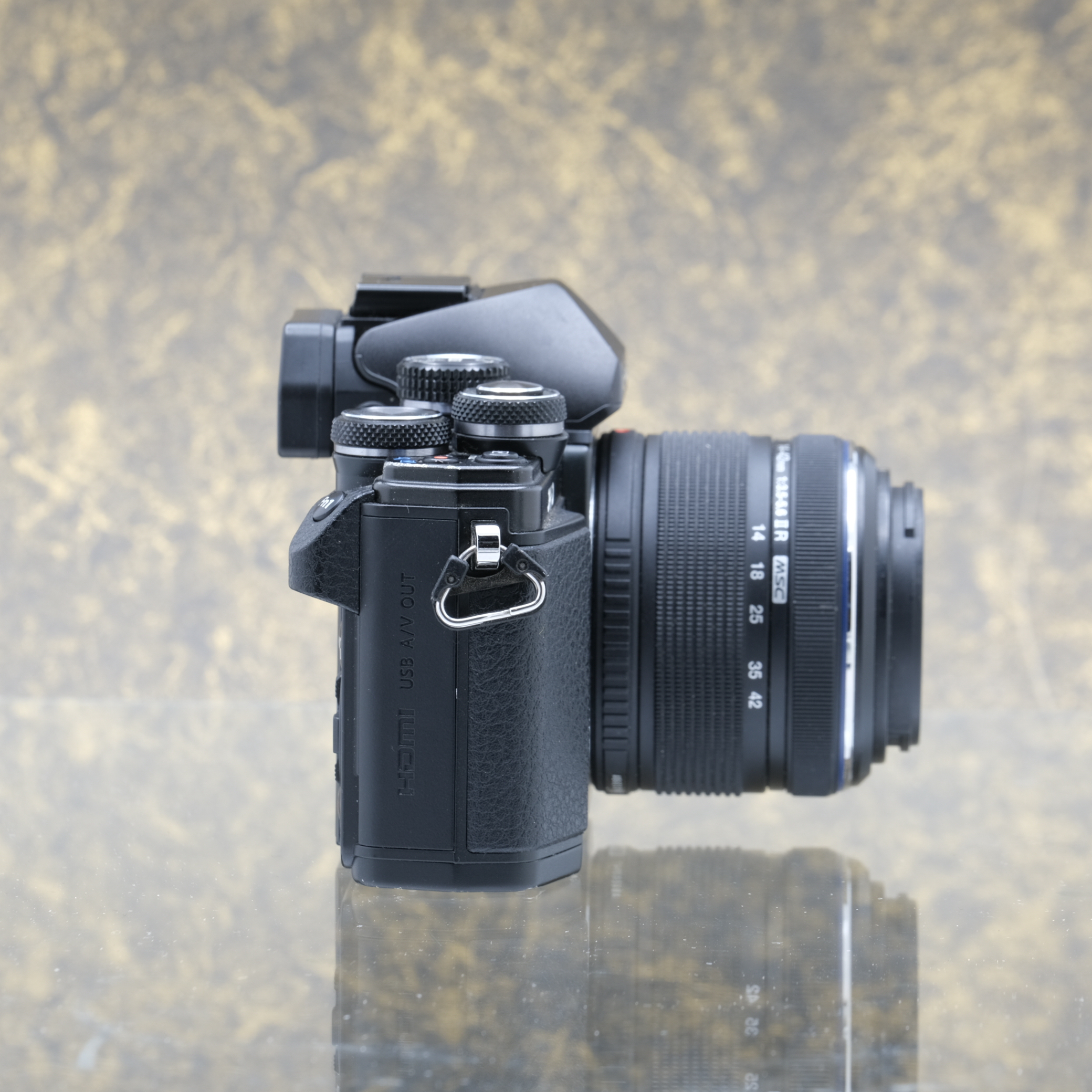 Olympus OM-D E-M10 Mark II + 14-42mm f/3.5-5.6 II R - Tweedehands