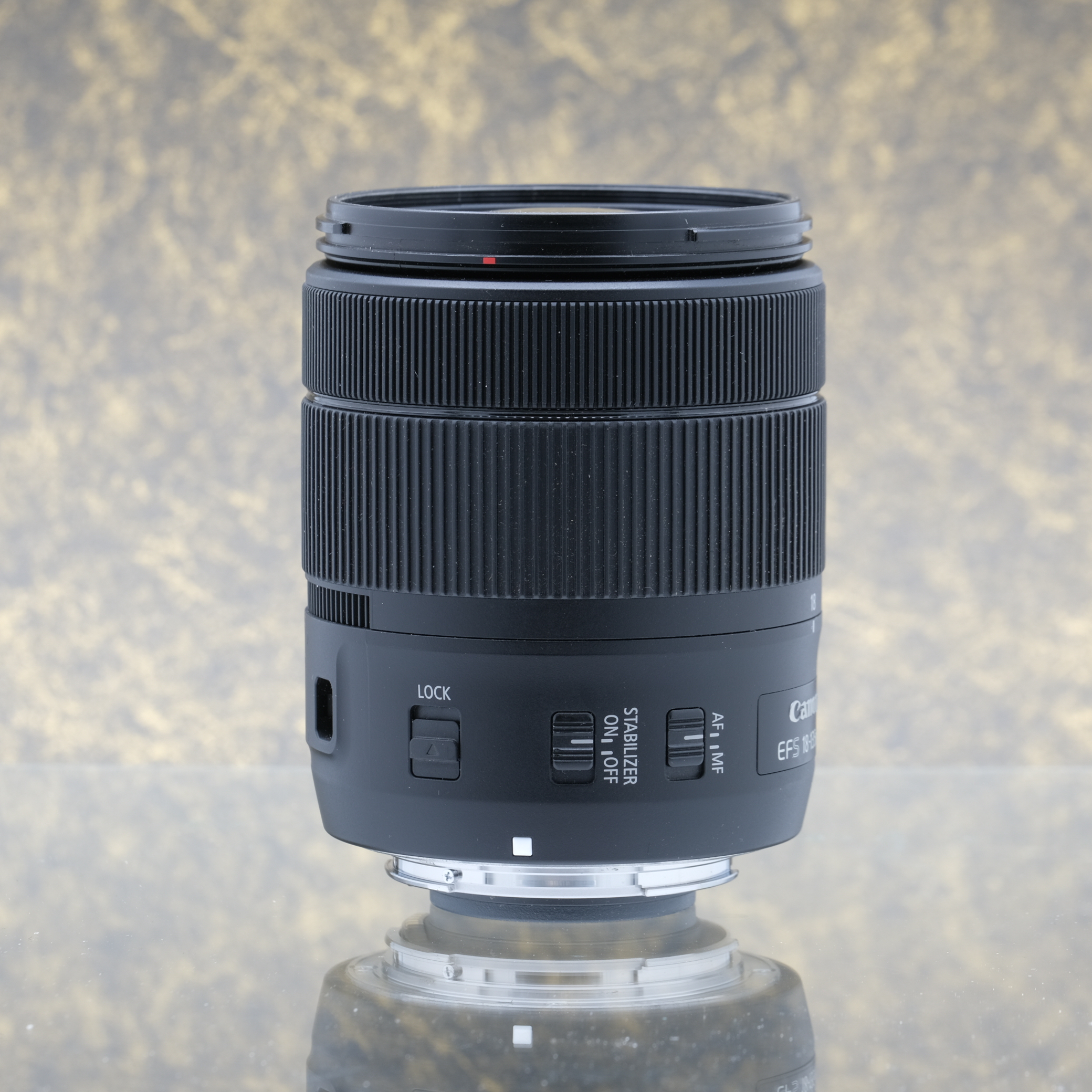 Canon EF-S 18-135mm f/3.5-5.6 IS USM - Tweedehands