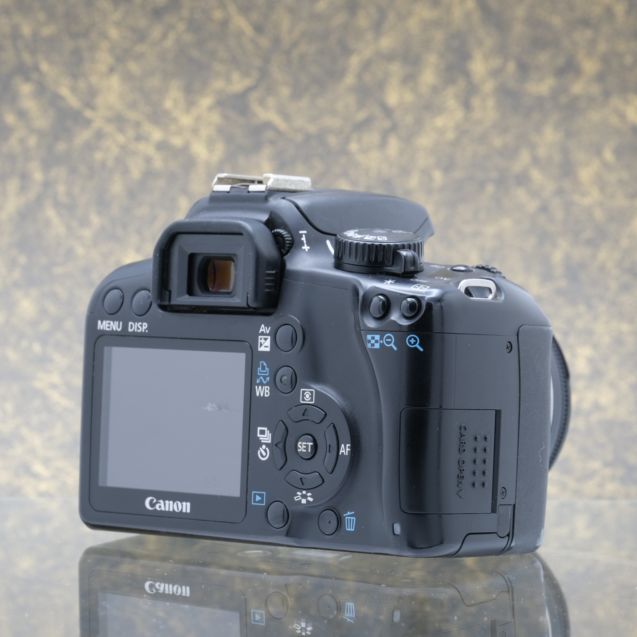 Canon EOS 1000D + EF-S 18-55mm f/3.5-5.6 - Tweedehands