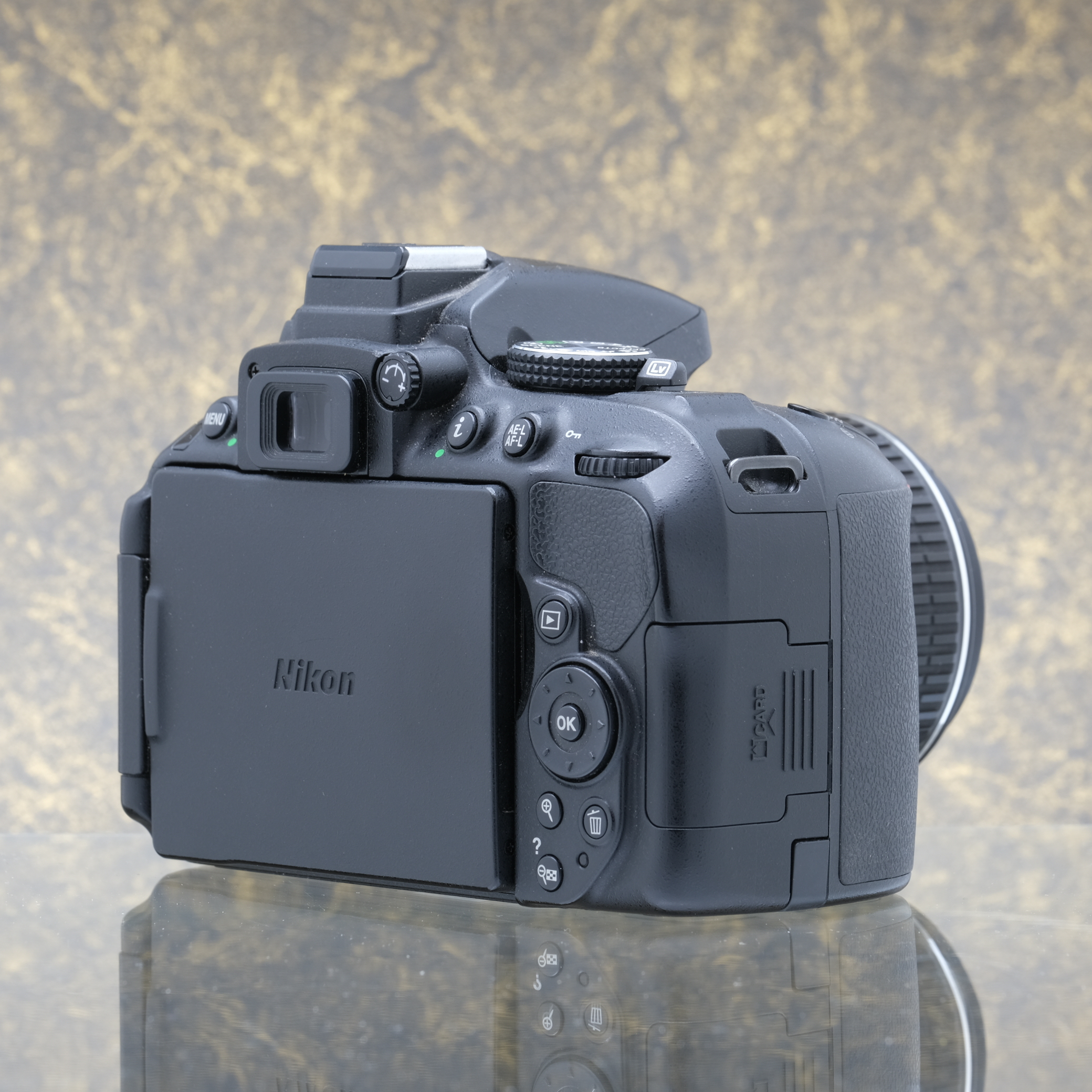 Nikon D5300 + 18-55mm f/3.5-5.6 G VR II - Tweedehands