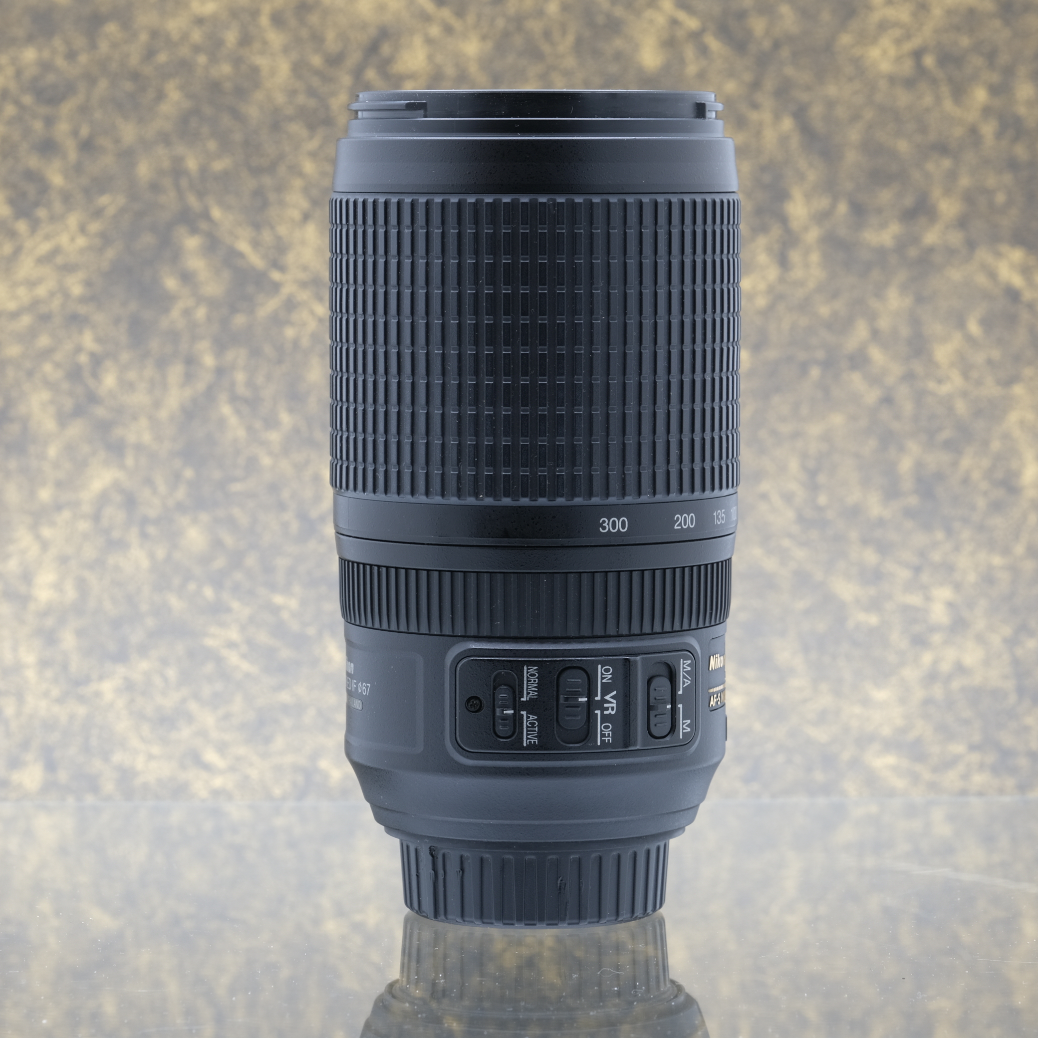 Nikon AF-S Nikkor 70-300mm f/4.5-5.6G ED VR - Tweedehands