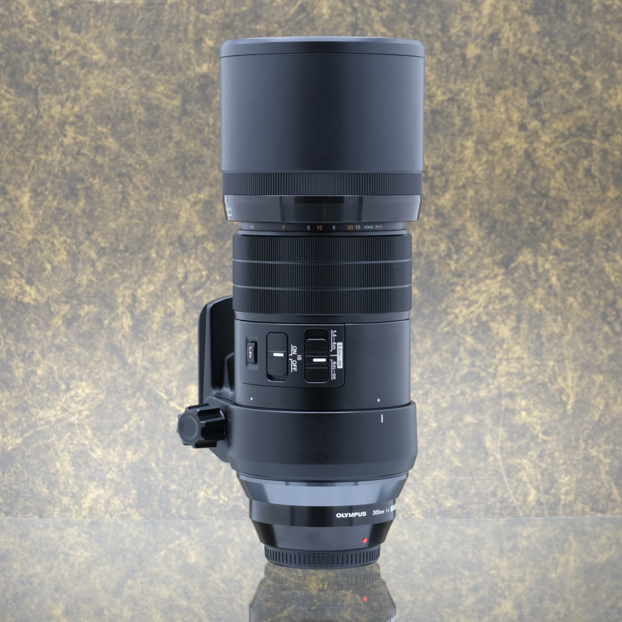 Olympus M.Zuiko Digital ED 300mm f/4.0 IS PRO - Tweedehands