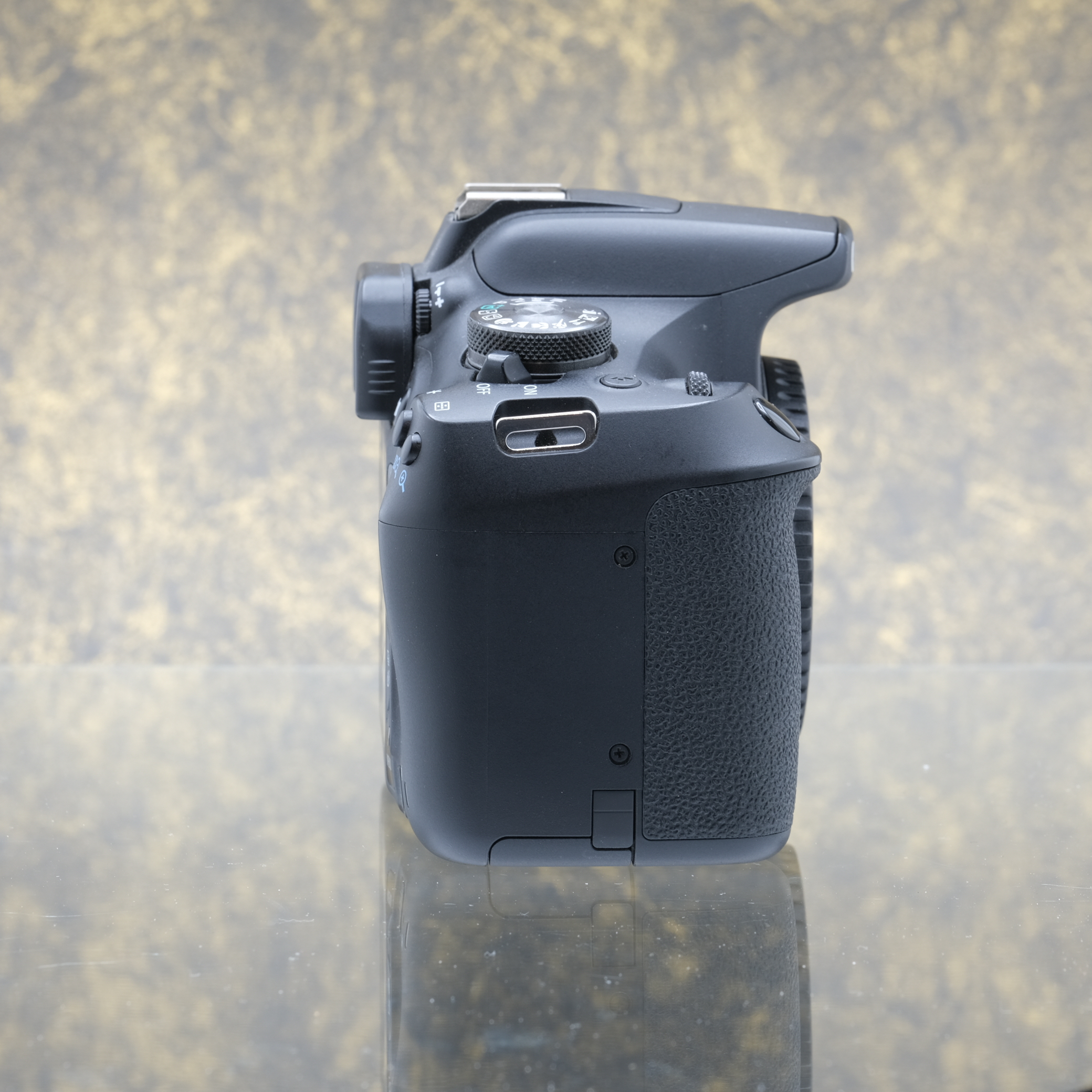 Canon EOS 2000D Body - Tweedehands