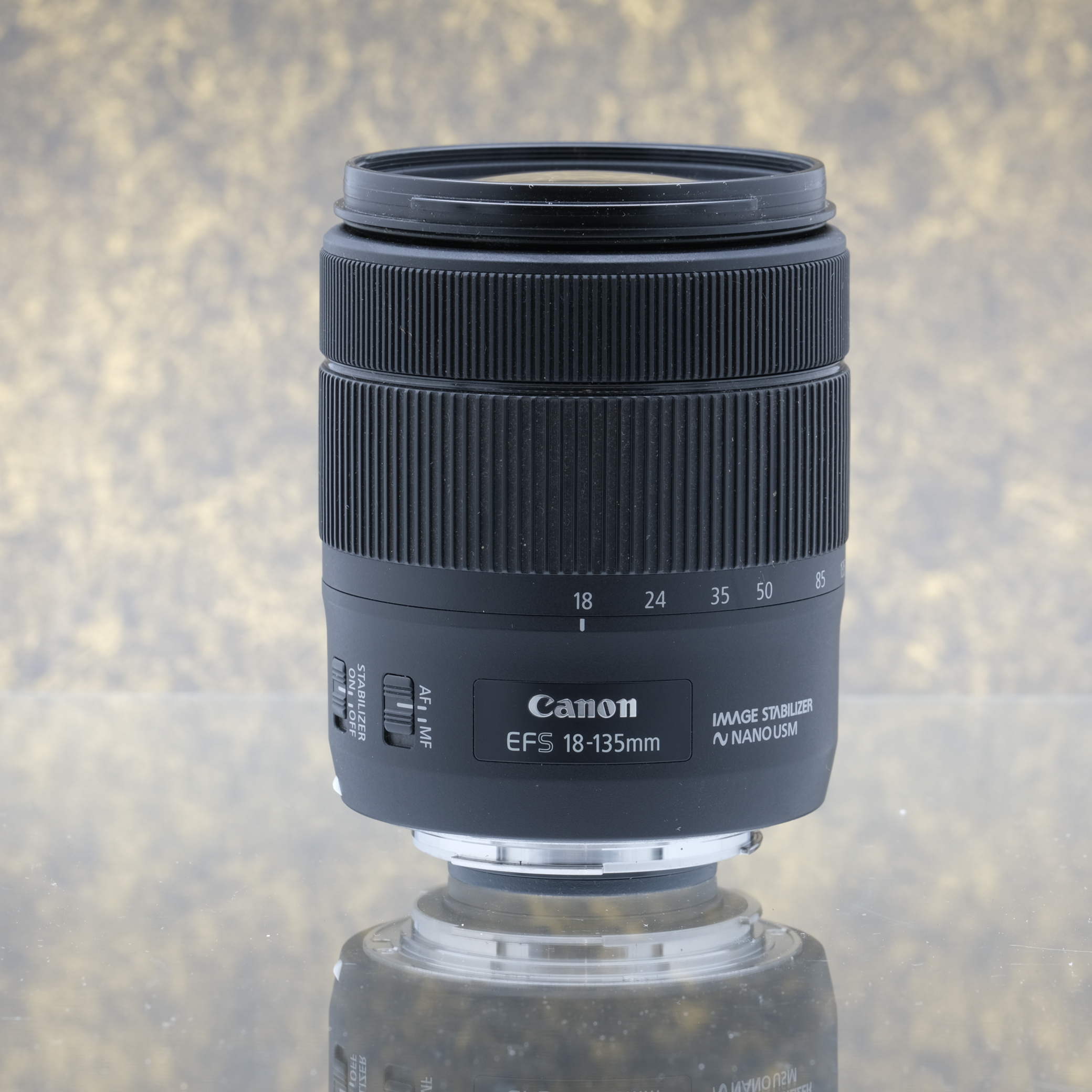 Canon EF-S 18-135mm f/3.5-5.6 IS USM - Tweedehands