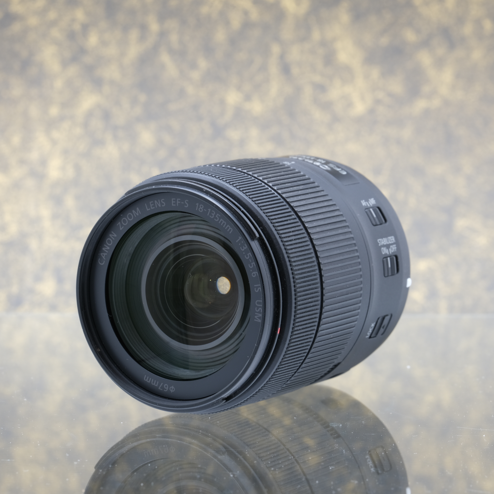 Canon EF-S 18-135mm f/3.5-5.6 IS USM - Tweedehands