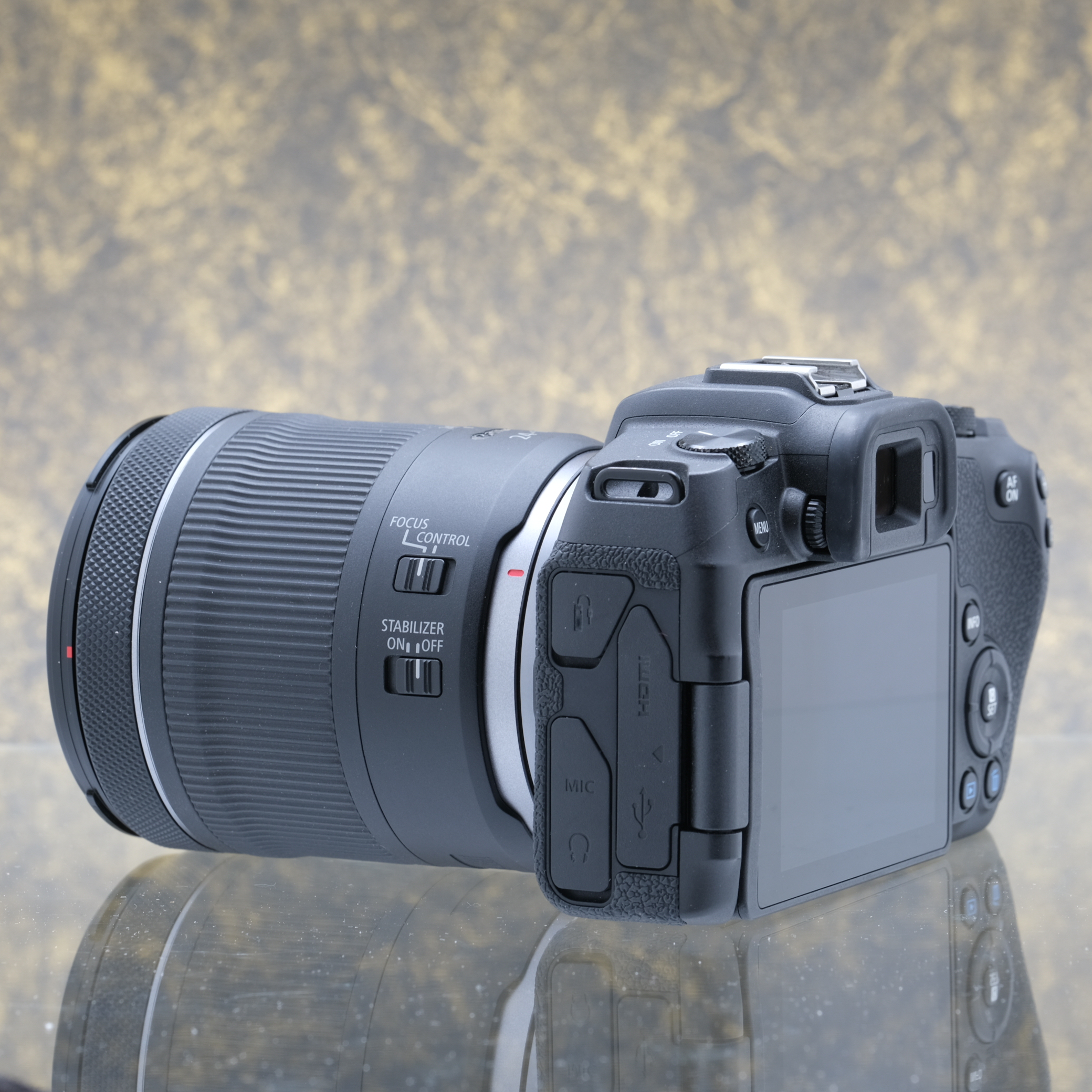 Canon EOS RP + 24-105mm f/4-7.1 IS STM - Tweedehands