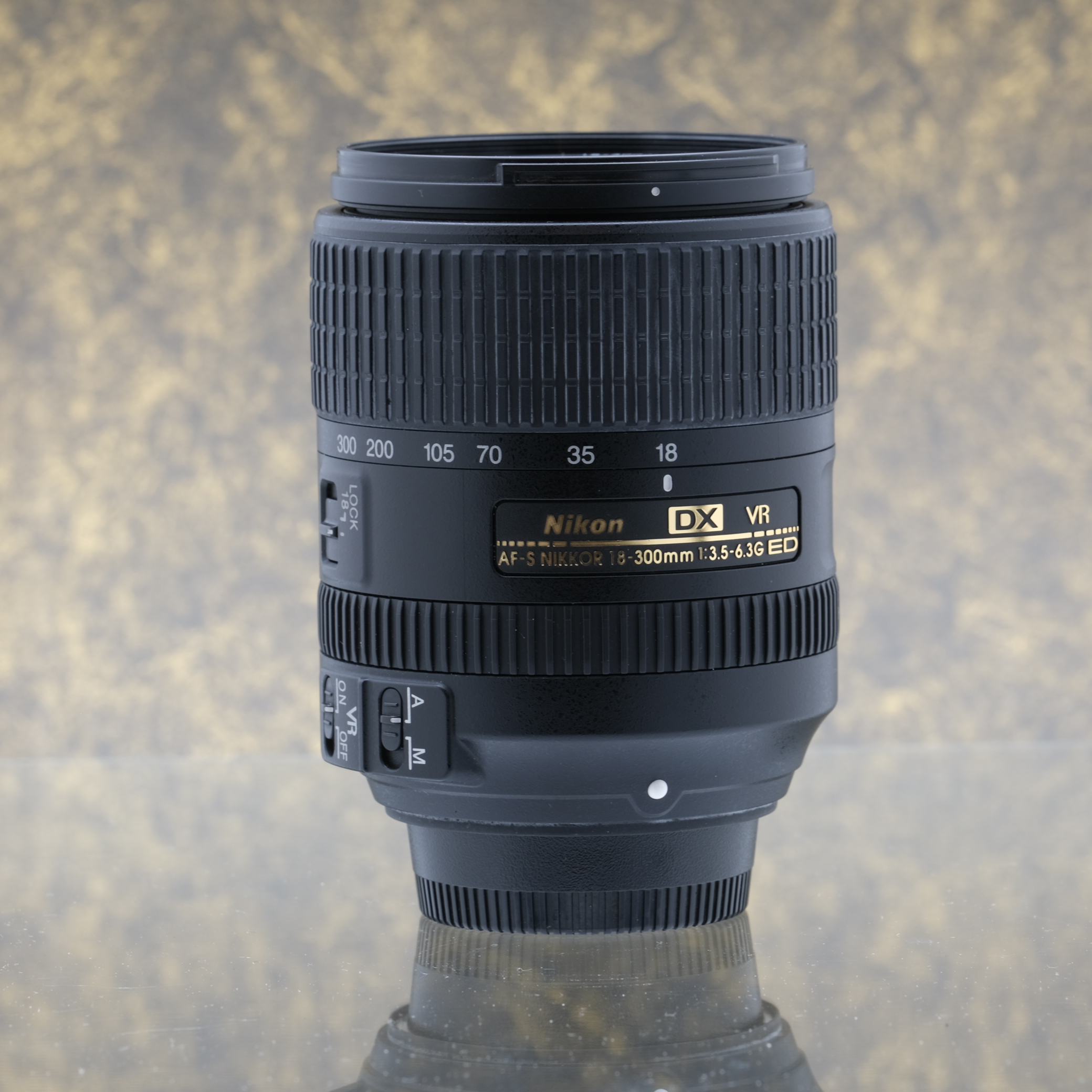 Nikon AF-S DX 18-300mm f/3.5-6.3G ED VR - Tweedehands