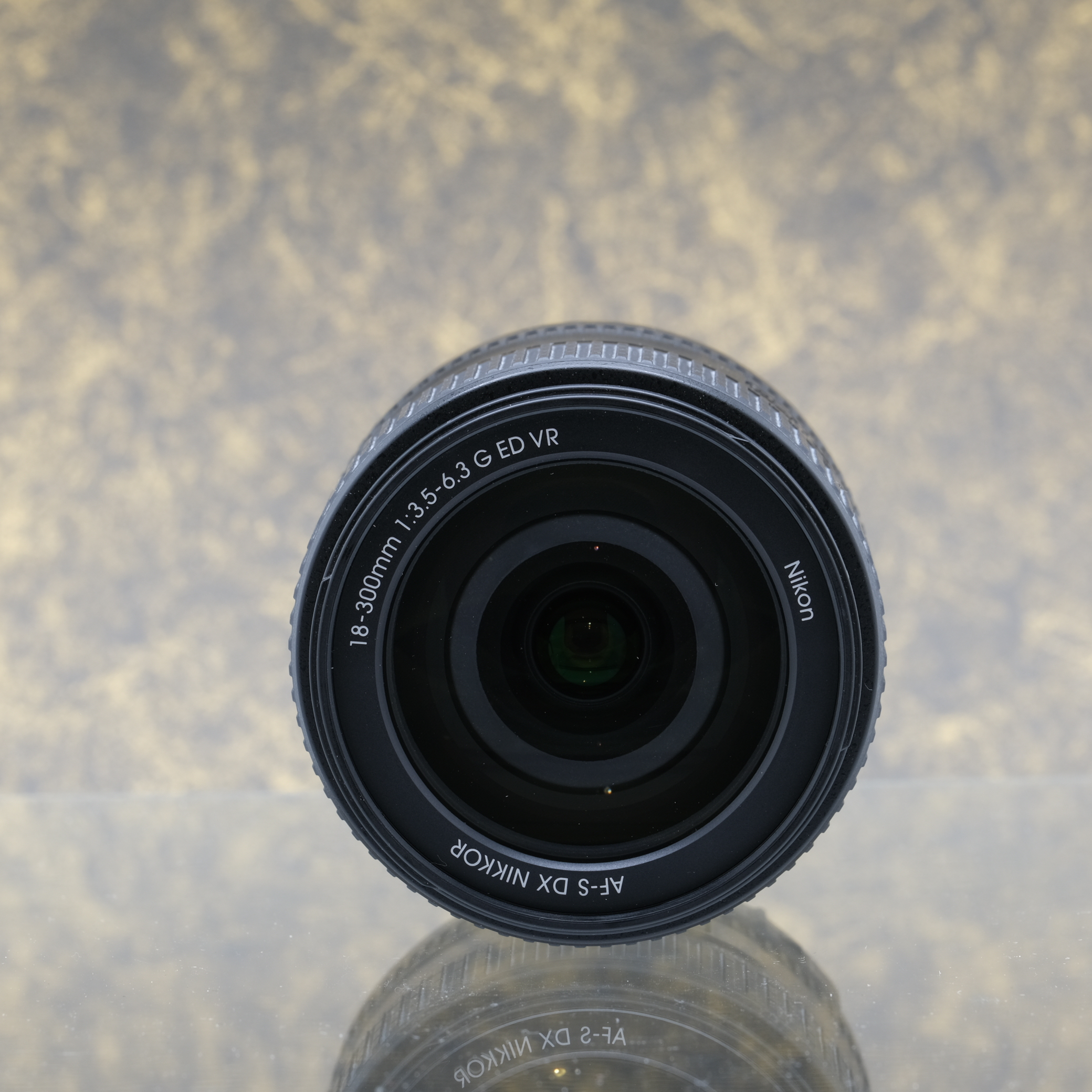 Nikon AF-S DX 18-300mm f/3.5-6.3G ED VR - Tweedehands