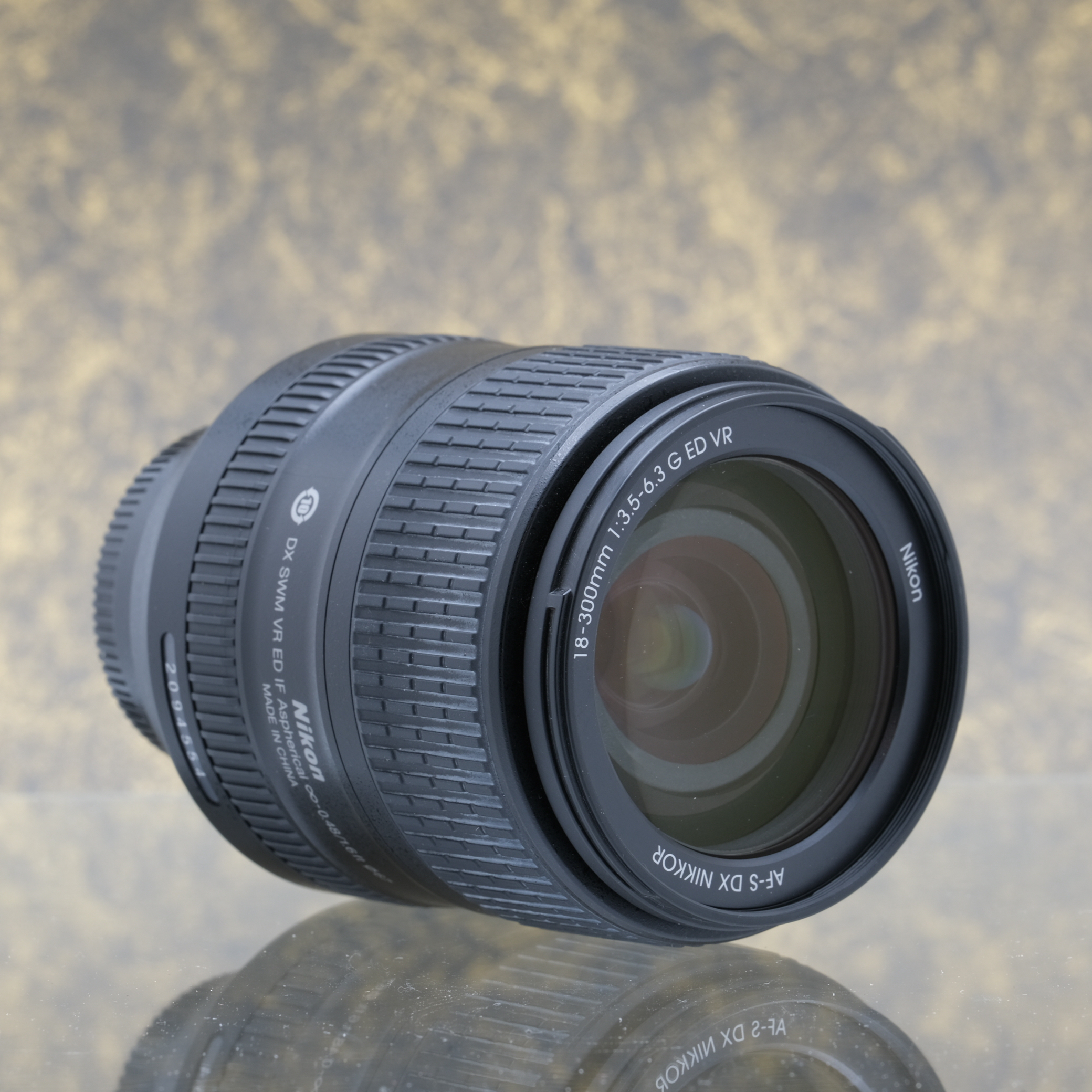 Nikon AF-S DX 18-300mm f/3.5-6.3G ED VR - Tweedehands