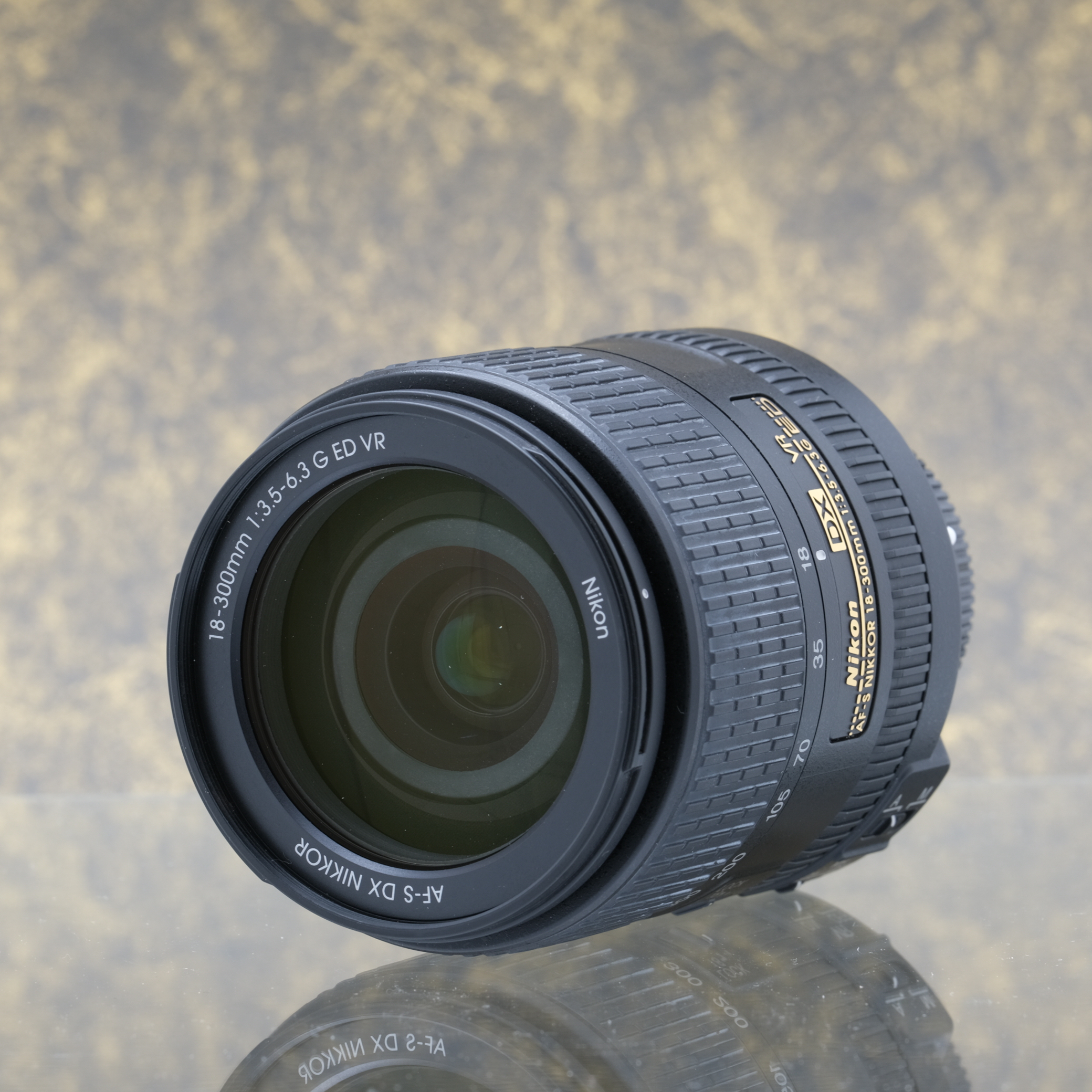 Nikon AF-S DX 18-300mm f/3.5-6.3G ED VR - Tweedehands