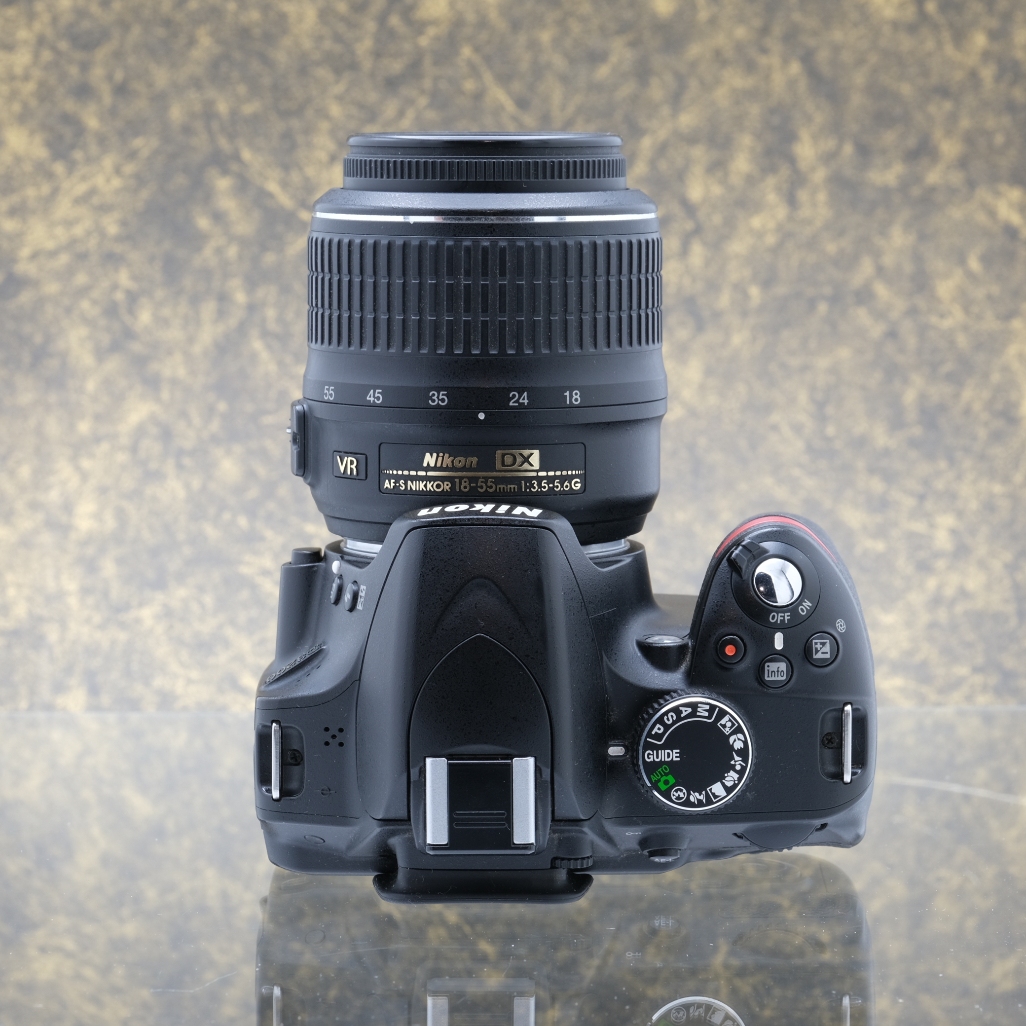 Nikon D3200 + 18-55mm f/3.5-5.6G - Tweedehands