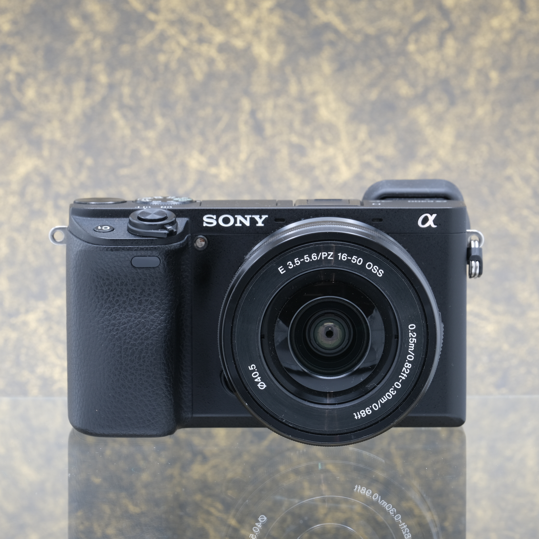 Sony A6300 + E 16-50mm f/3.5-5.6 OSS - Tweedehands