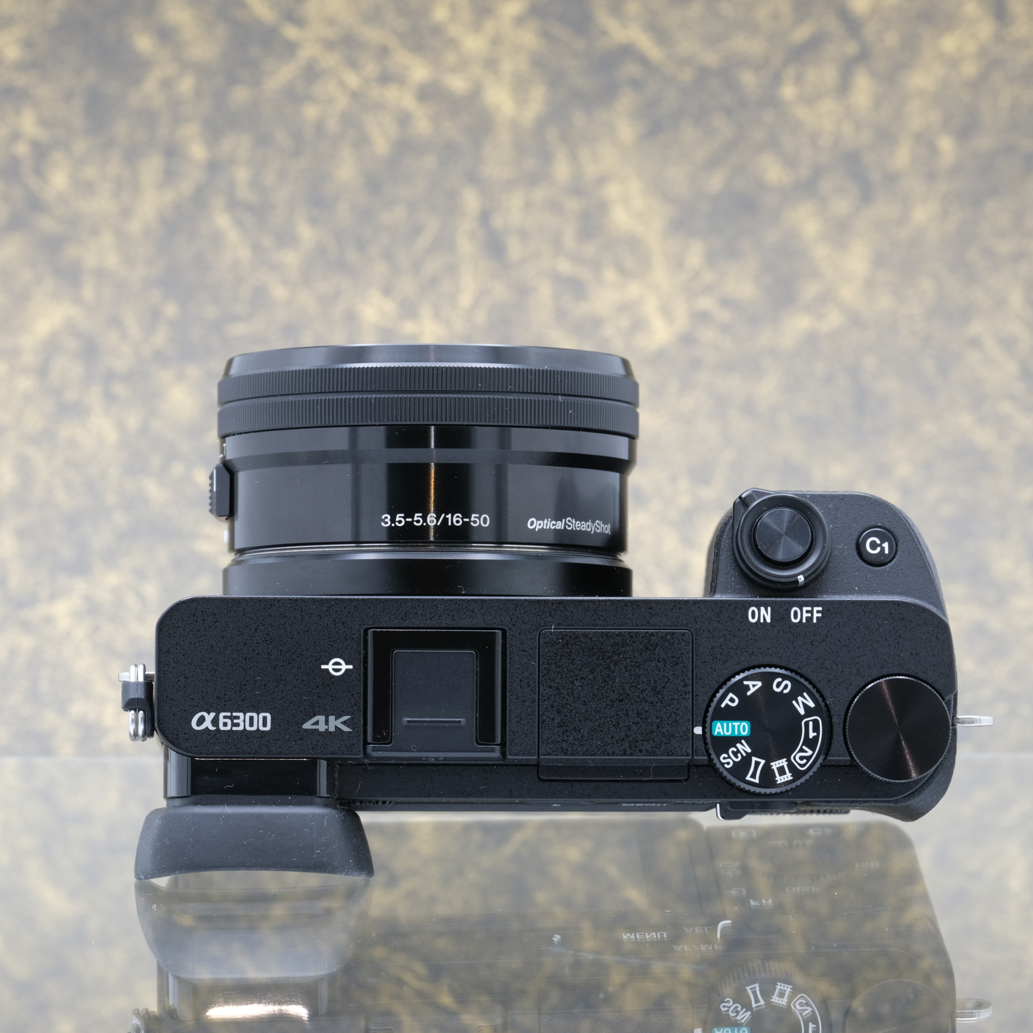Sony A6300 + E 16-50mm f/3.5-5.6 OSS - Tweedehands