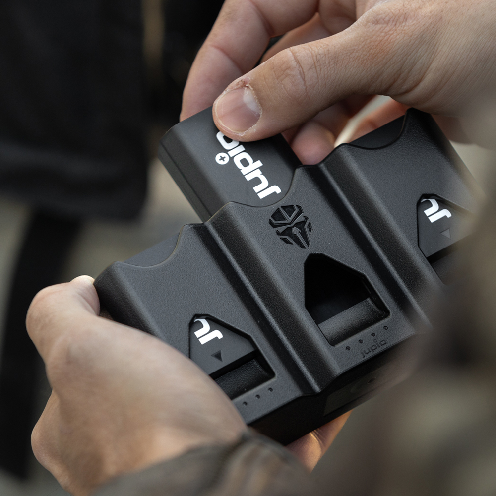 Jupio Pr1me Gear Tri-Charge BLK22